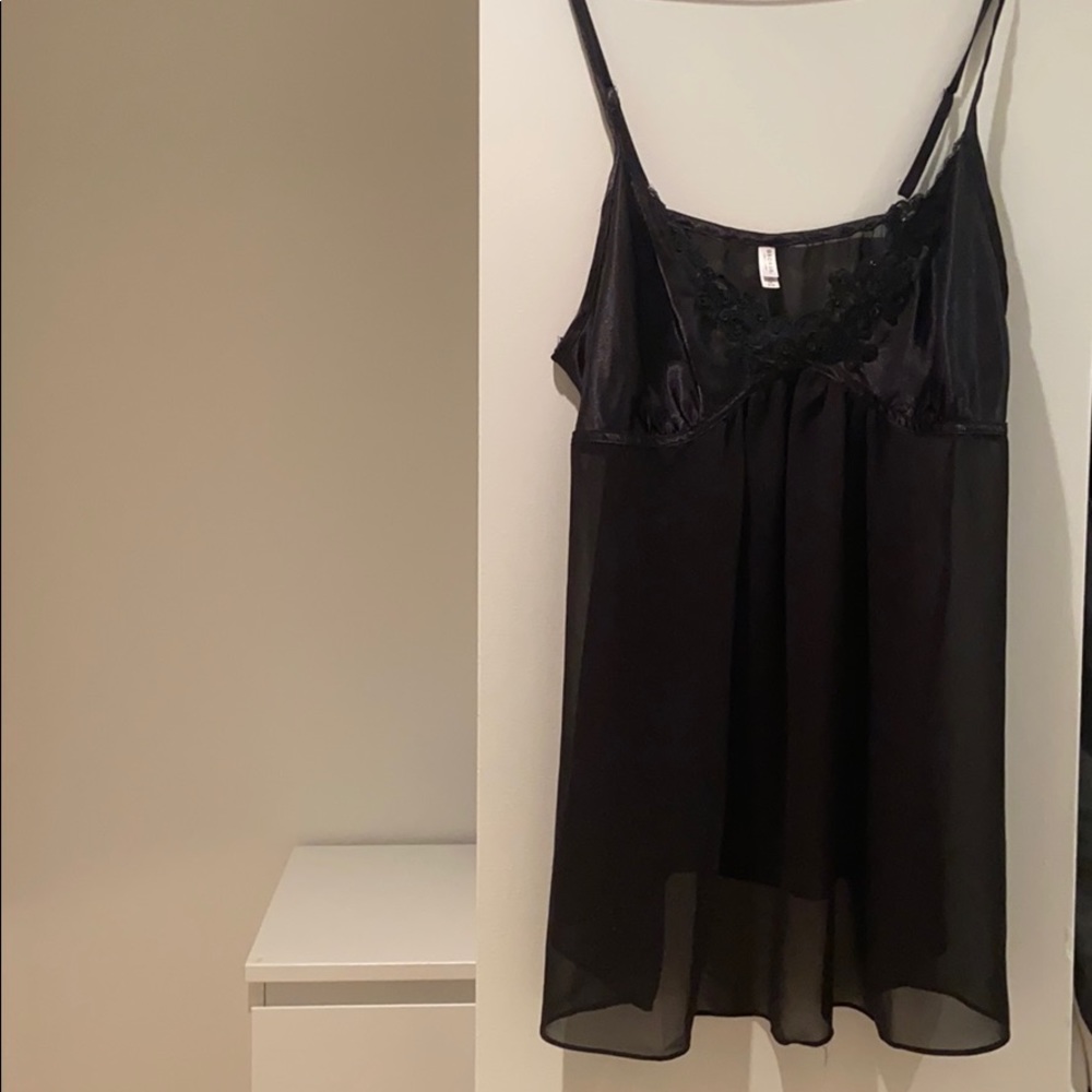 BLACK NIGHTIE